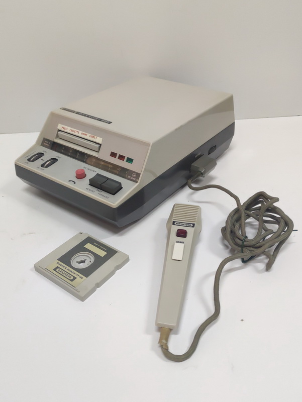 dictafono grundig +funda + 2discos+ micro 10.5x19x31 1u